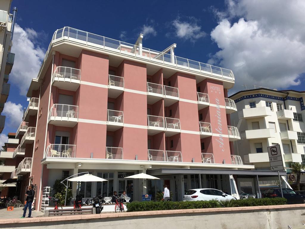 Hotel Antoniana Caorle Bagian luar foto
