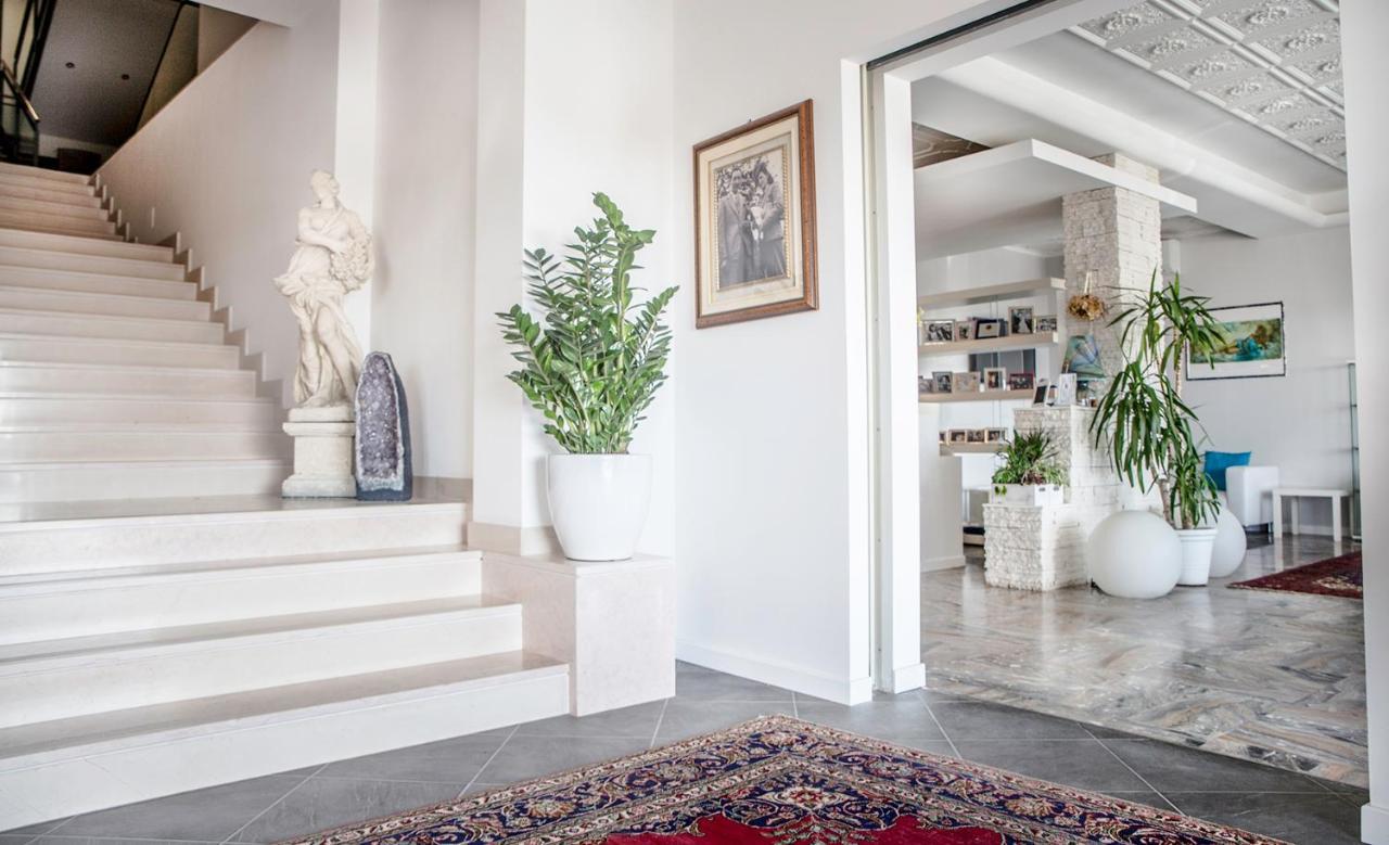 Hotel Antoniana Caorle Bagian luar foto